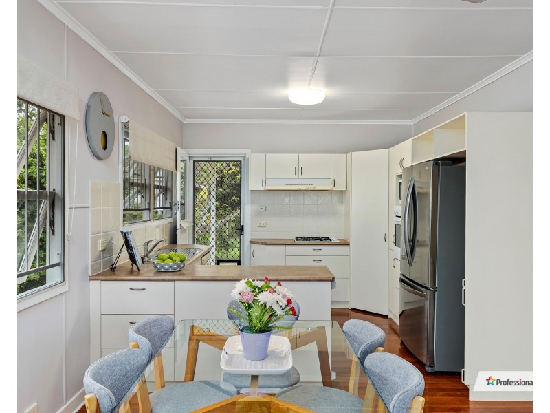 12 Dalkeith Street, Chermside West QLD 4032