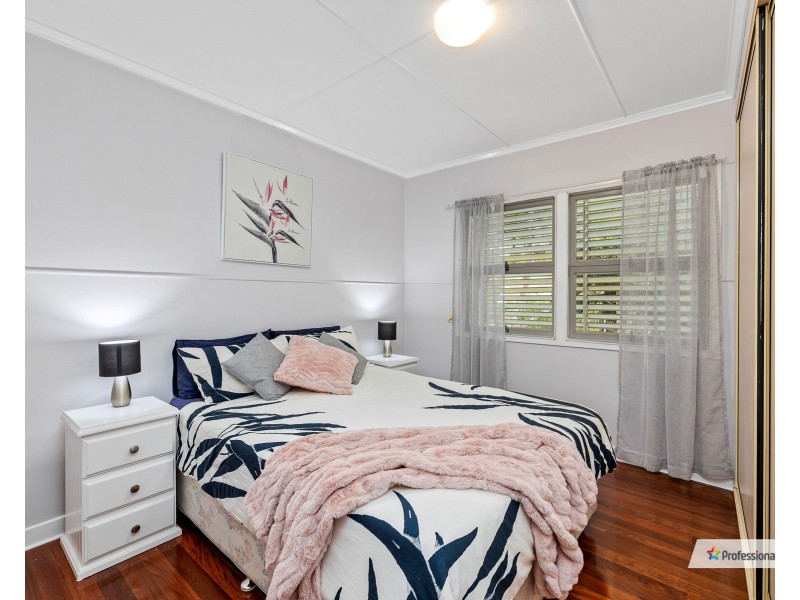 12 Dalkeith Street, Chermside West QLD 4032