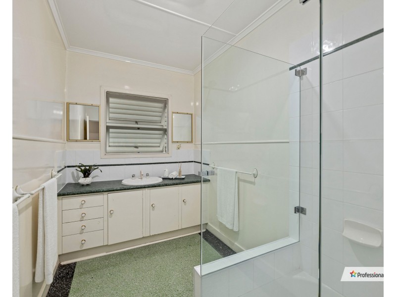 12 Dalkeith Street, Chermside West QLD 4032