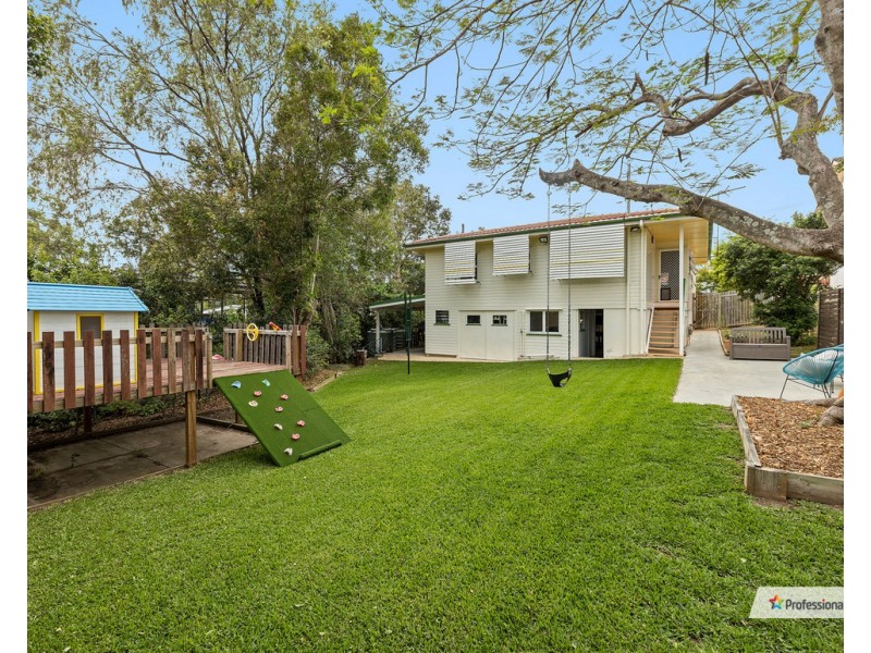 12 Dalkeith Street, Chermside West QLD 4032