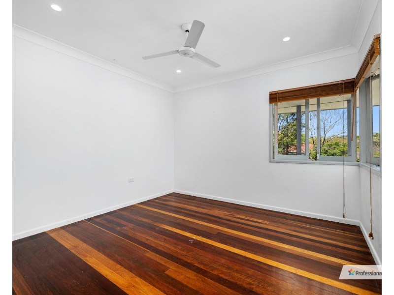 128 Appleby Road (Service Road), Stafford Heights QLD 4053