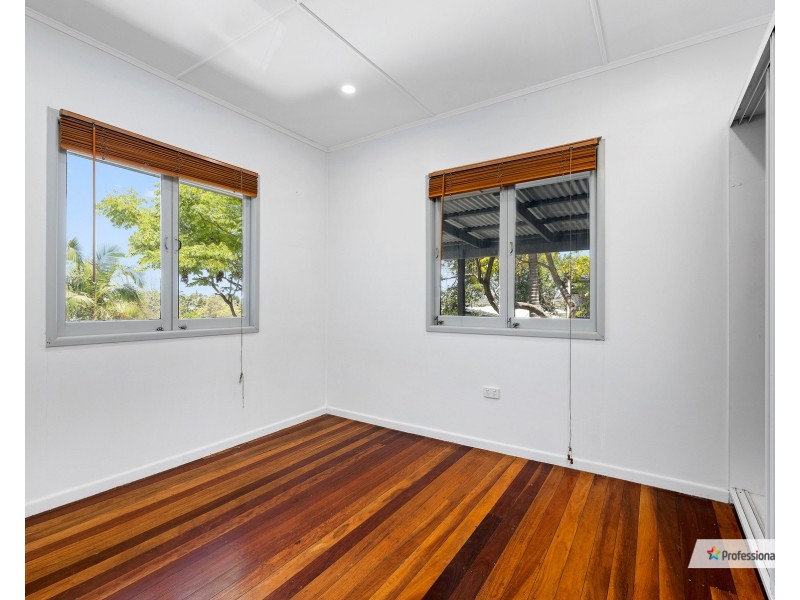 128 Appleby Road (Service Road), Stafford Heights QLD 4053