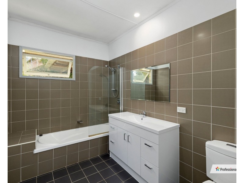 128 Appleby Road (Service Road), Stafford Heights QLD 4053