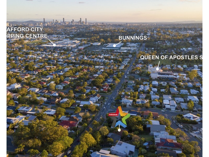 128 Appleby Road (Service Road), Stafford Heights QLD 4053