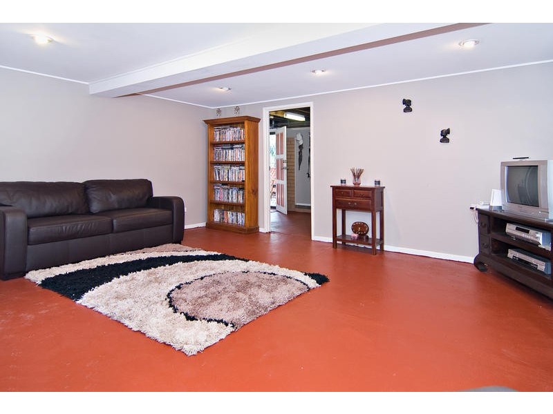 8 Wandearah Crescent, Ferny Hills QLD 4055