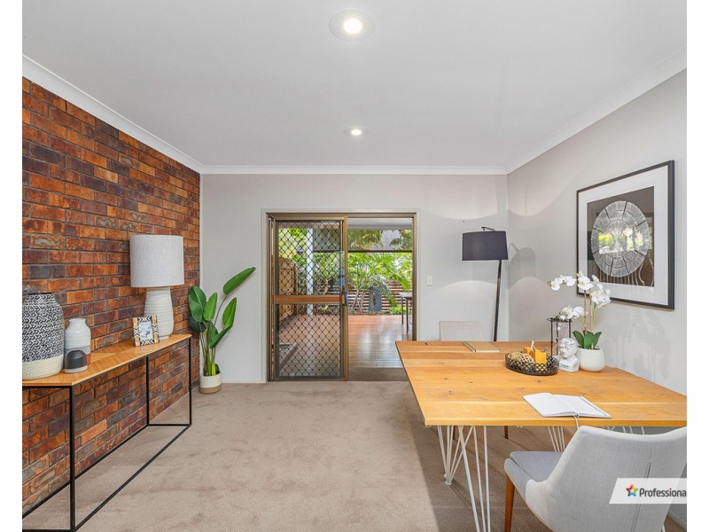 12 Passchendaele Street, Tarragindi QLD 4121