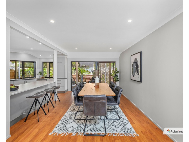 12 Passchendaele Street, Tarragindi QLD 4121