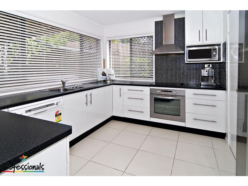 35 Holloway Drive, Everton Park QLD 4053