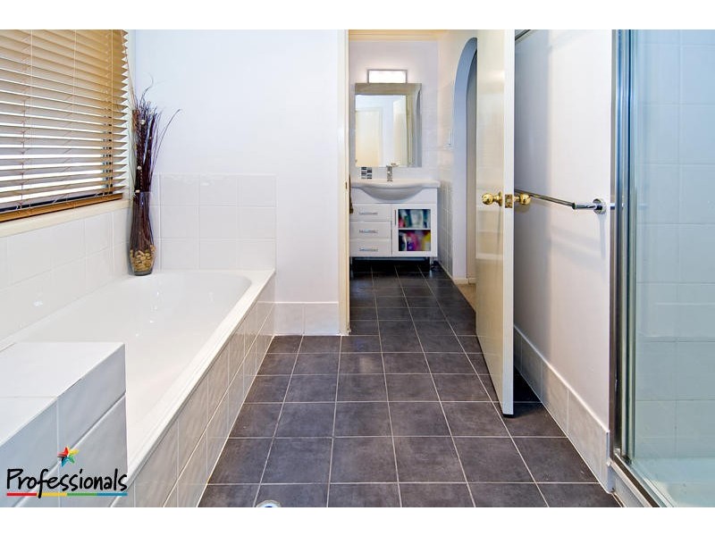 35 Holloway Drive, Everton Park QLD 4053