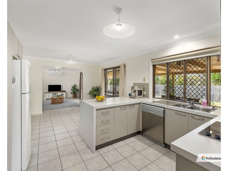 6 Ballinger Crescent, Albany Creek QLD 4035