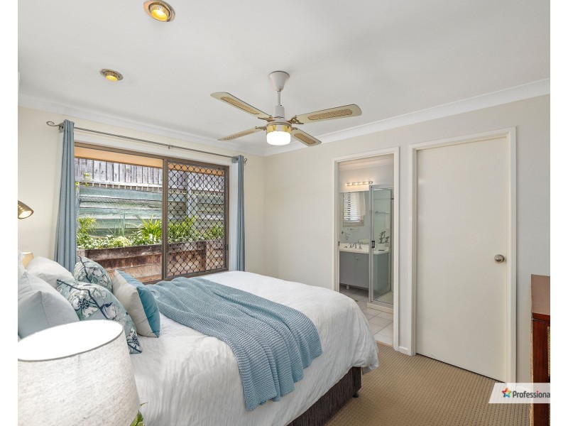 6 Ballinger Crescent, Albany Creek QLD 4035