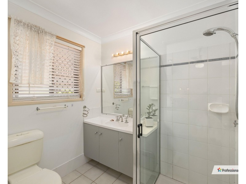 6 Ballinger Crescent, Albany Creek QLD 4035