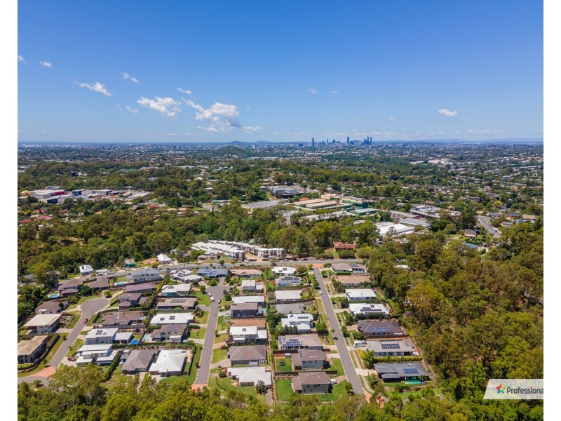 4 Jillaine Street, Everton Hills QLD 4053
