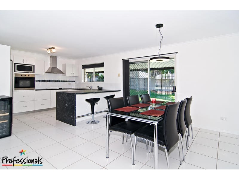 5 Alexander Crescent, Morayfield QLD 4506