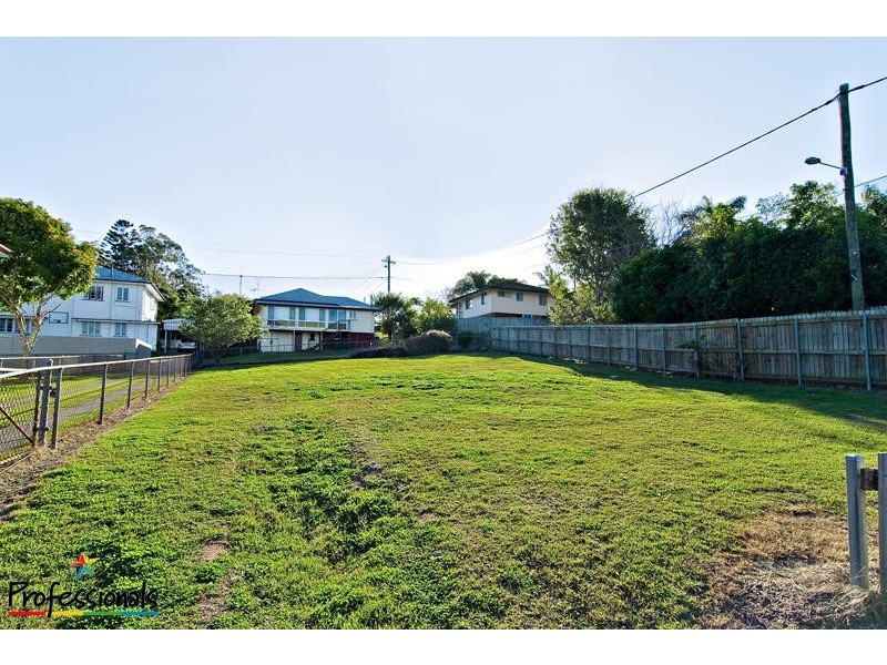 26 Dorrigo Street, Stafford Heights QLD 4053