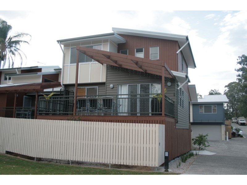 3/8 Lackeen Street, Everton Park QLD 4053