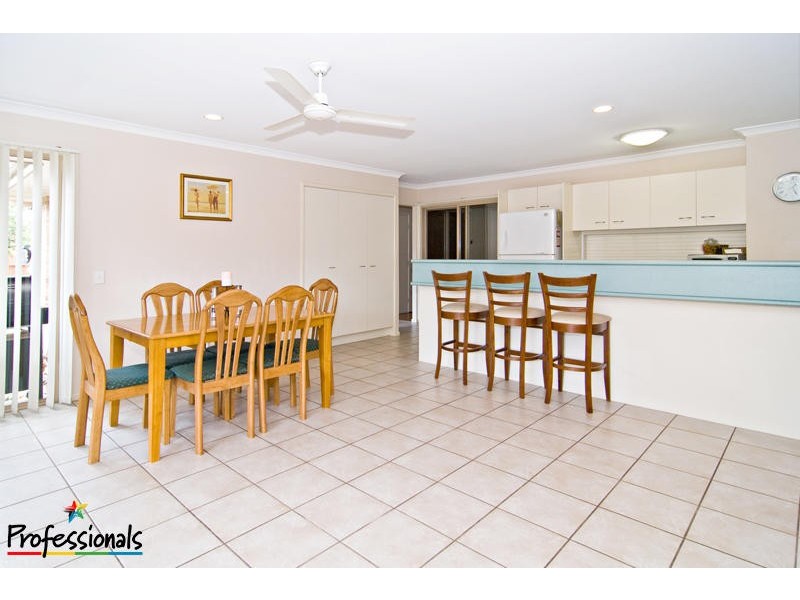 24 Hillenvale Avenue, Arana Hills QLD 4054