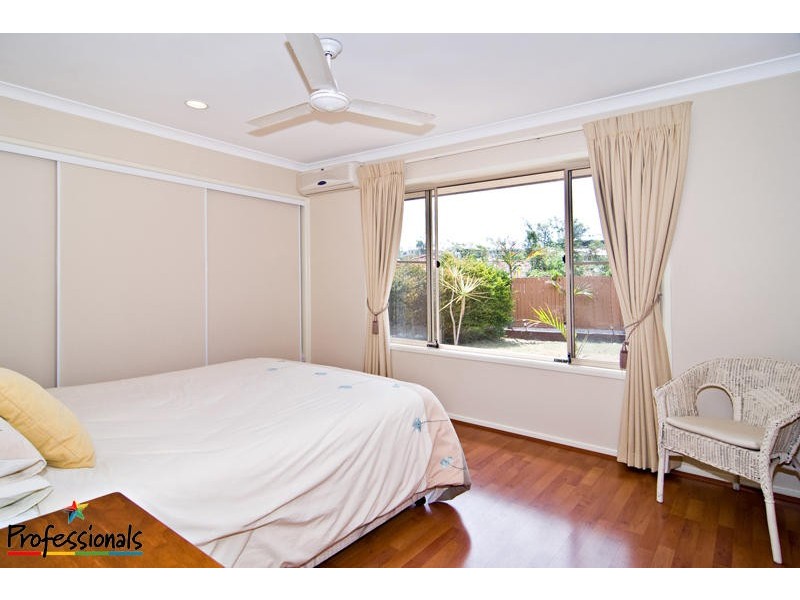 24 Hillenvale Avenue, Arana Hills QLD 4054