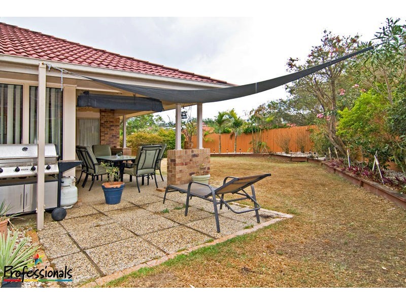 24 Hillenvale Avenue, Arana Hills QLD 4054