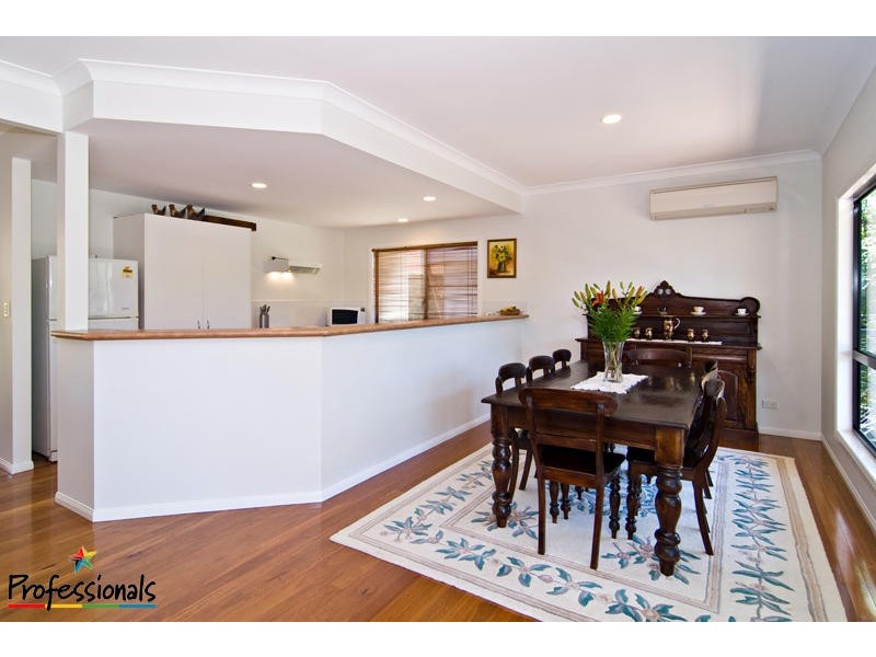 16 Woodburn Place, Ferny Hills QLD 4055