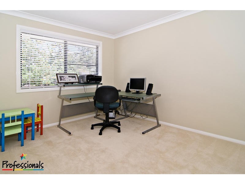 16 Woodburn Place, Ferny Hills QLD 4055