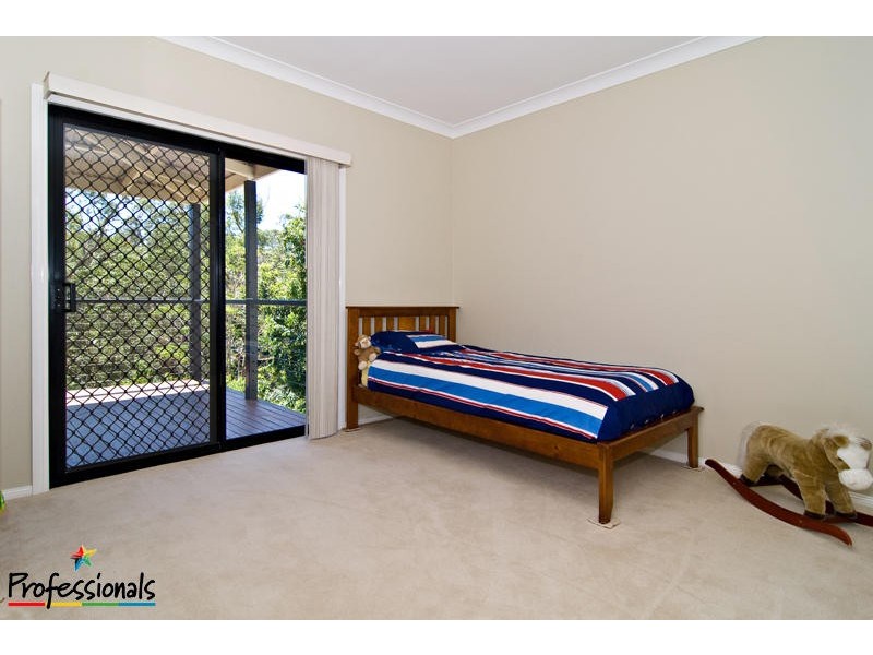 16 Woodburn Place, Ferny Hills QLD 4055