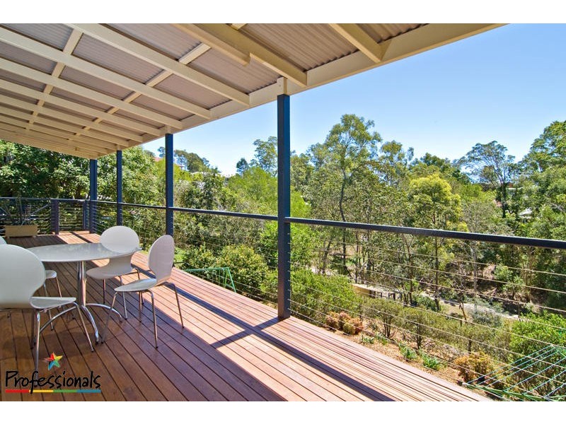 16 Woodburn Place, Ferny Hills QLD 4055