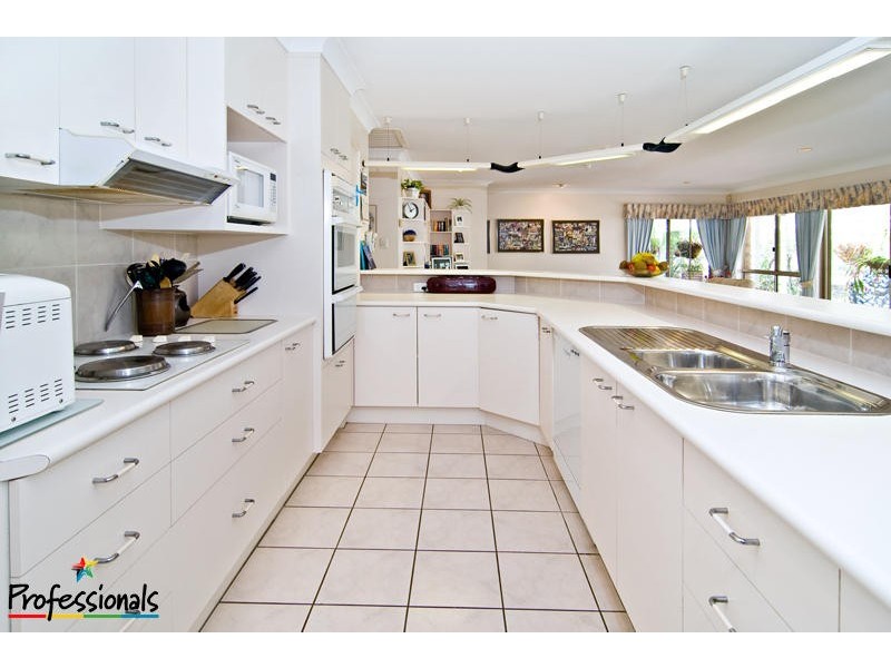 3 Peppermint Drive, Cashmere QLD 4500