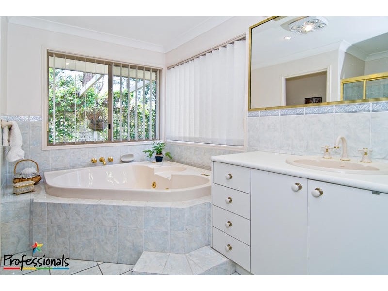 3 Peppermint Drive, Cashmere QLD 4500