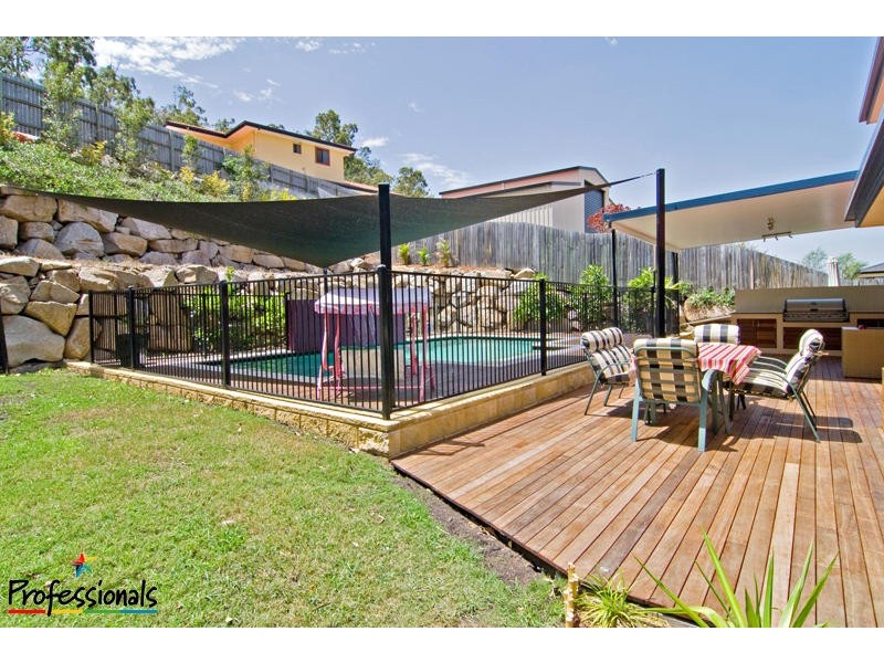 11 Quandong Crescent, Arana Hills QLD 4054