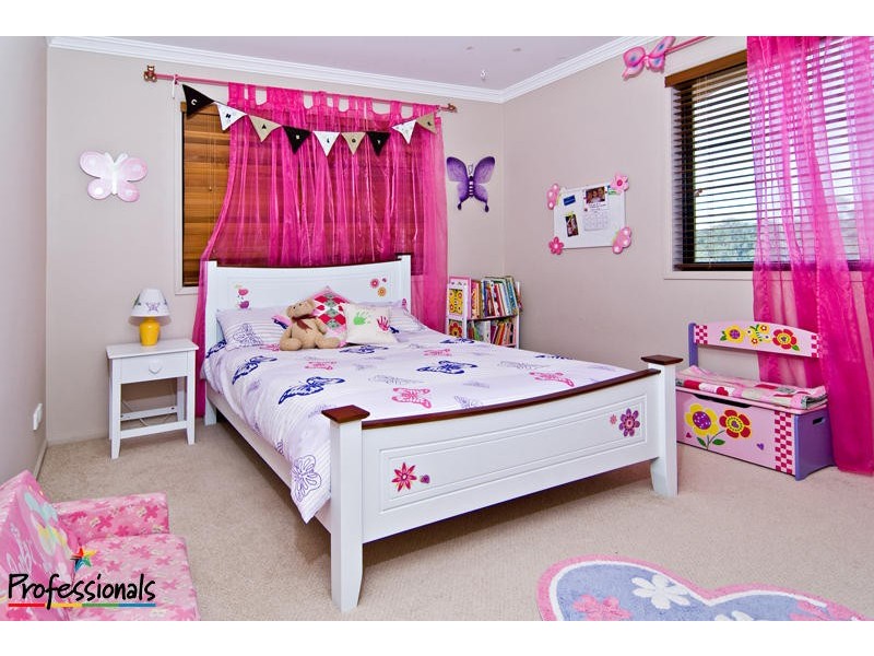 11 Quandong Crescent, Arana Hills QLD 4054