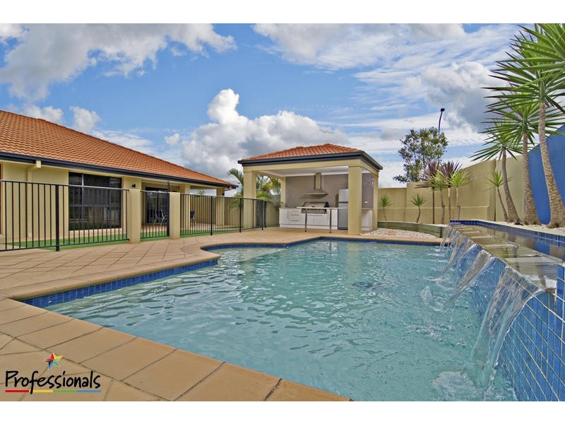 2 Quandong Crescent, Arana Hills QLD 4054