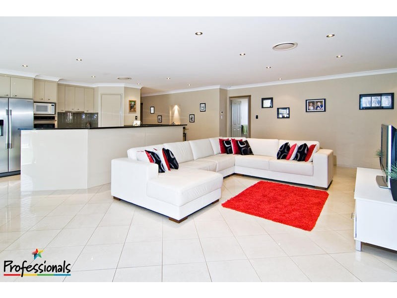 2 Quandong Crescent, Arana Hills QLD 4054