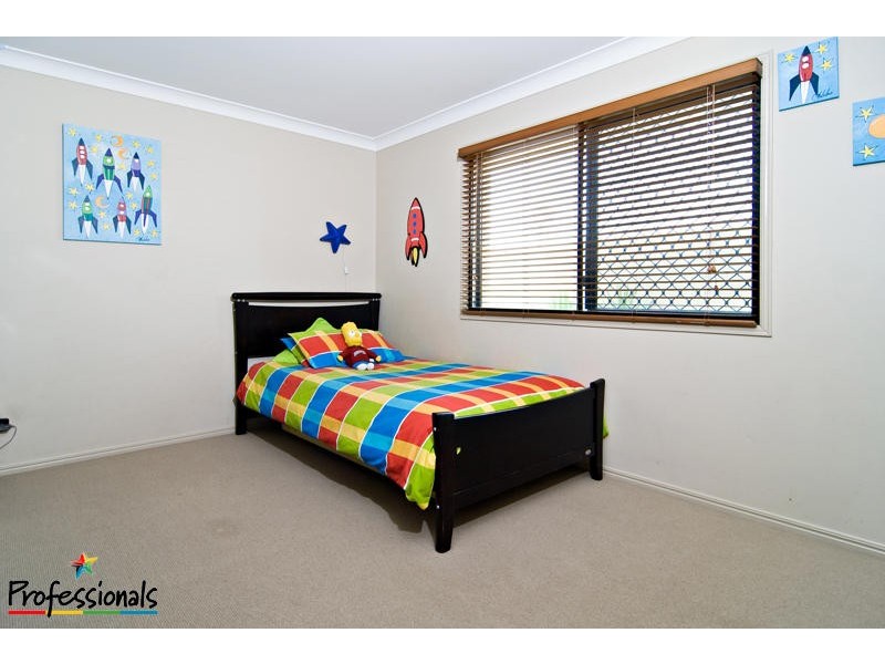 2 Quandong Crescent, Arana Hills QLD 4054