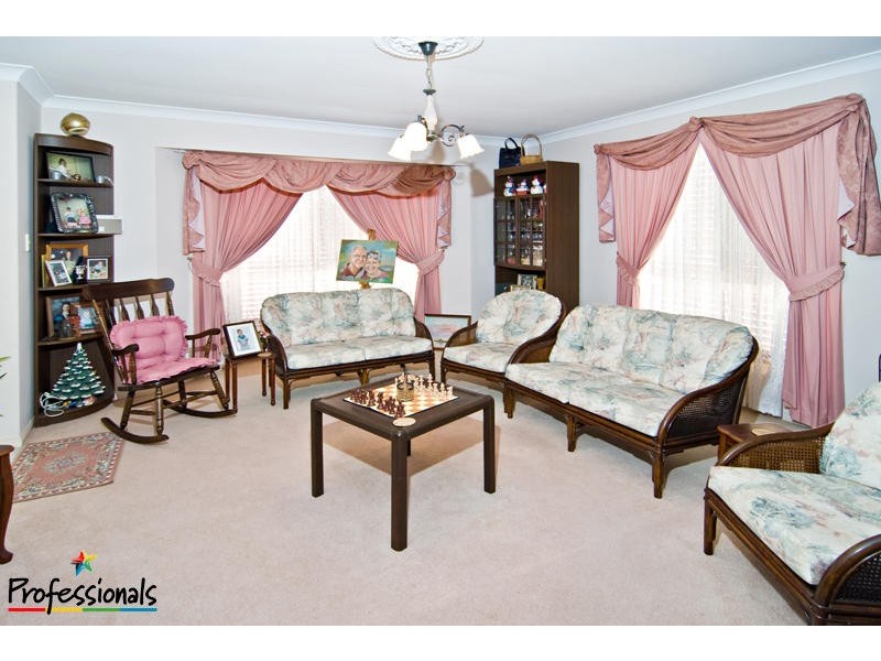 24 Mareeba Court, Arana Hills QLD 4054