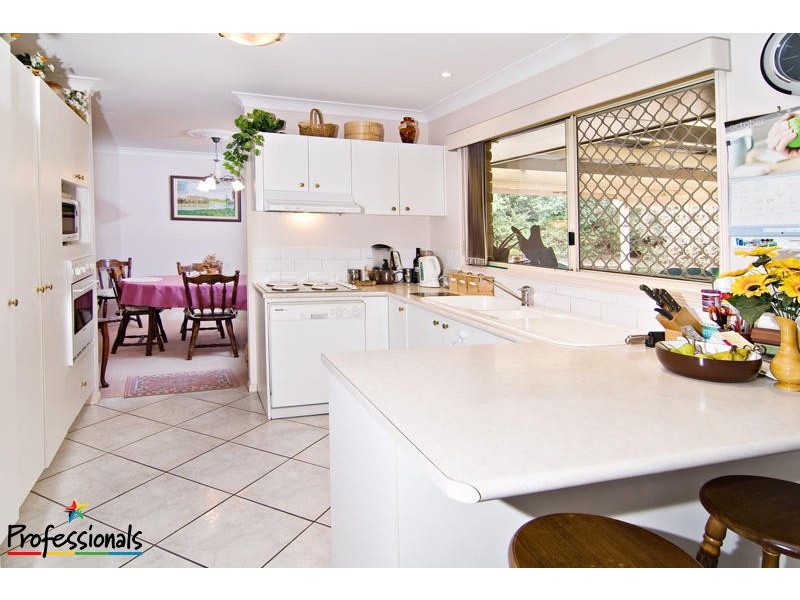 24 Mareeba Court, Arana Hills QLD 4054