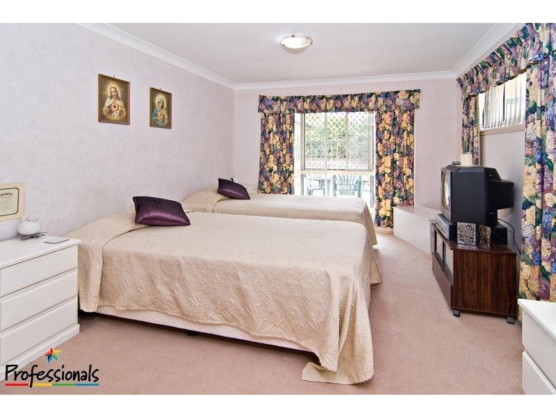 24 Mareeba Court, Arana Hills QLD 4054