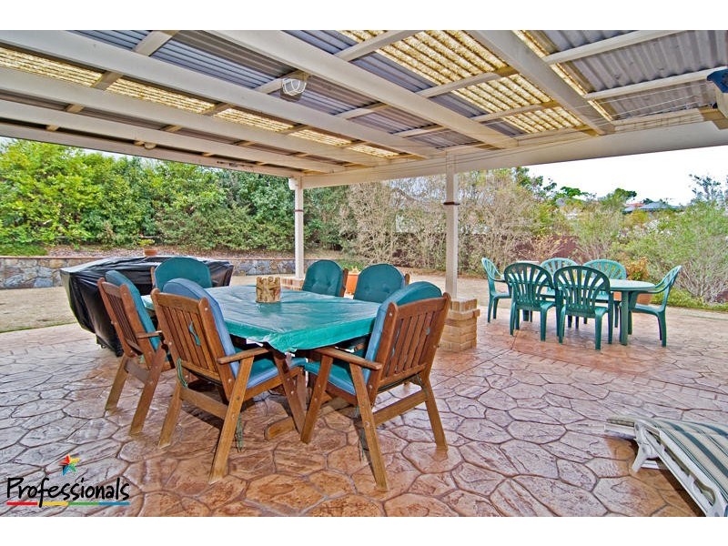 24 Mareeba Court, Arana Hills QLD 4054