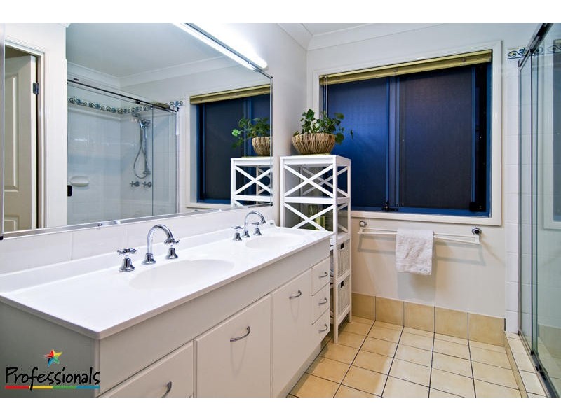 7 De Vito Place, Mcdowall QLD 4053