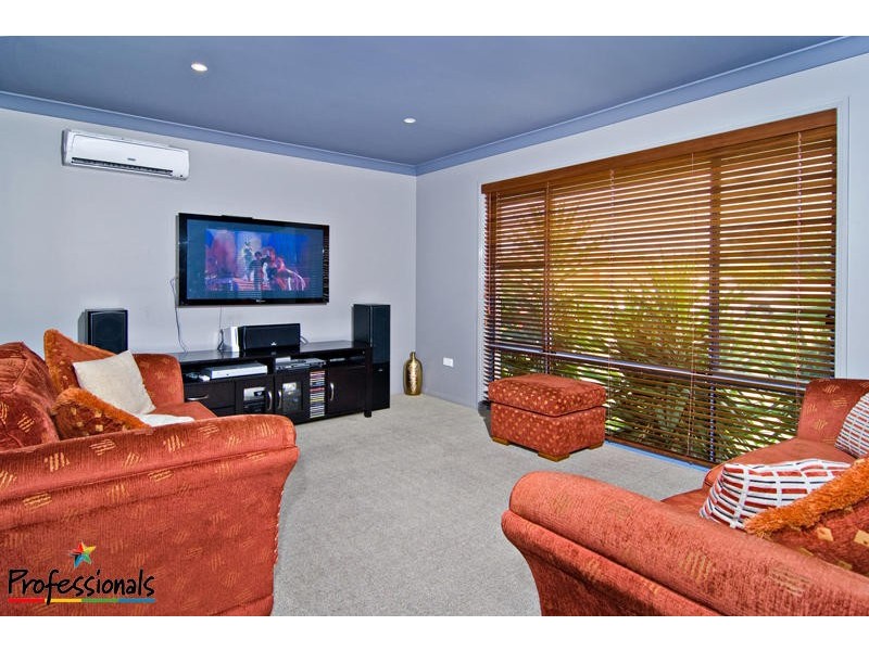 7 De Vito Place, Mcdowall QLD 4053