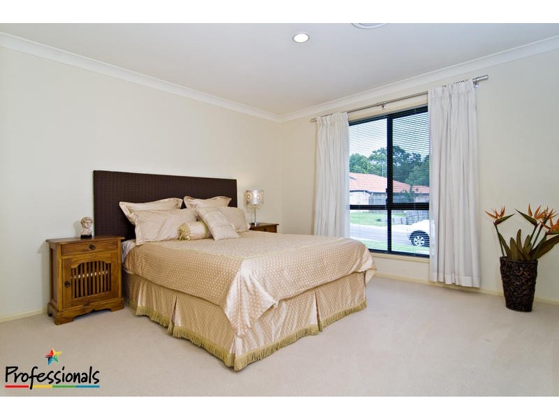 18 De Vito Place, Mcdowall QLD 4053