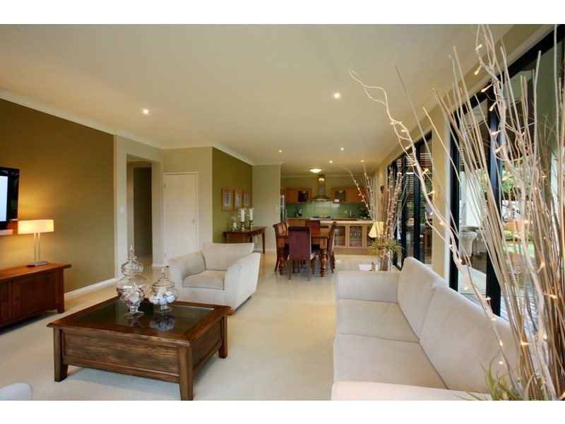 2 Butterwood Court, Arana Hills QLD 4054