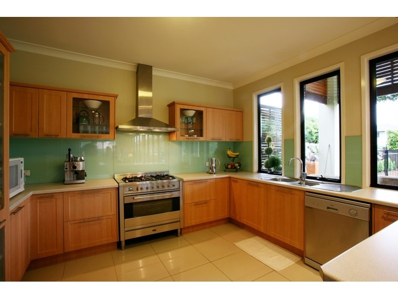 2 Butterwood Court, Arana Hills QLD 4054