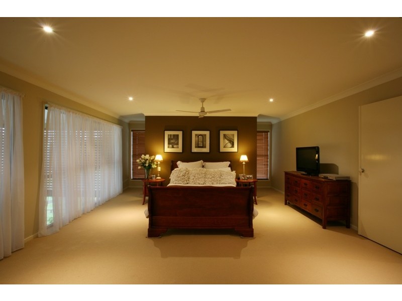 2 Butterwood Court, Arana Hills QLD 4054