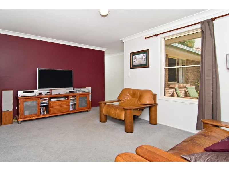 43 Hillenvale Avenue, Arana Hills QLD 4054