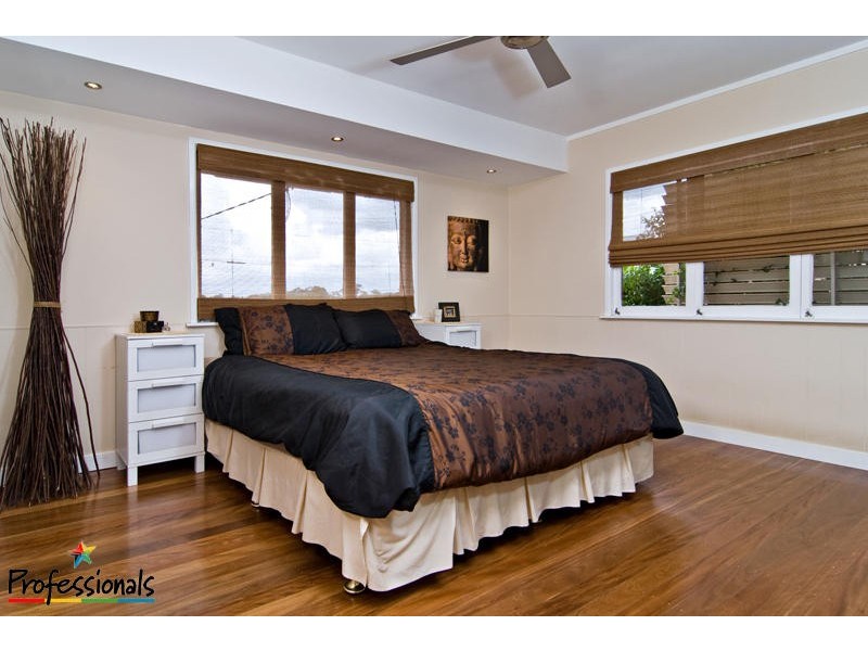 10 Grove Avenue, Arana Hills QLD 4054