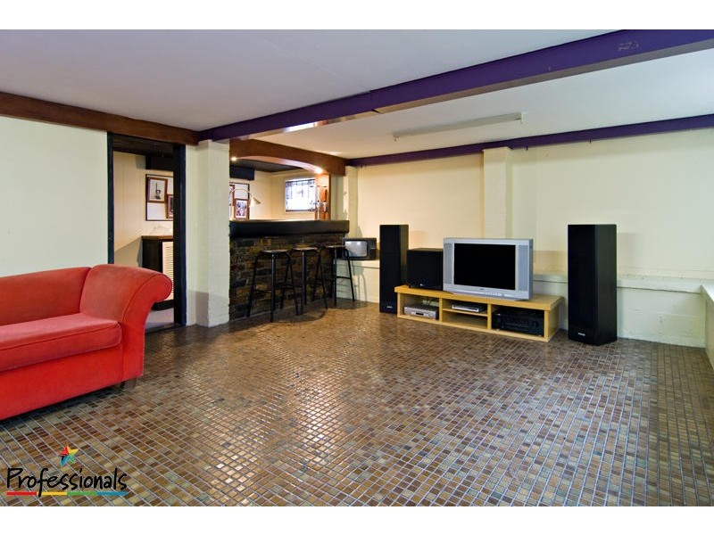 10 Grove Avenue, Arana Hills QLD 4054