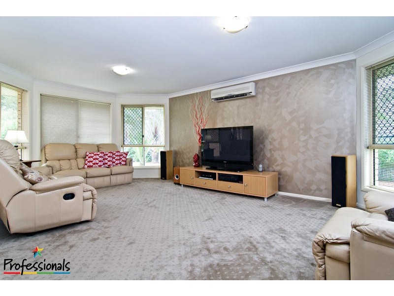 10 De Vito Place, Mcdowall QLD 4053