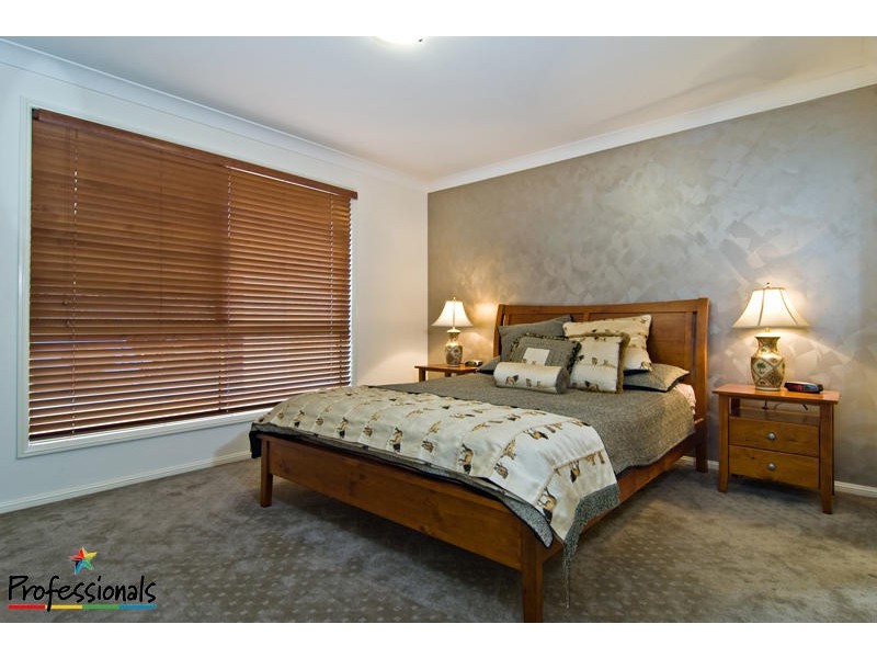 10 De Vito Place, Mcdowall QLD 4053