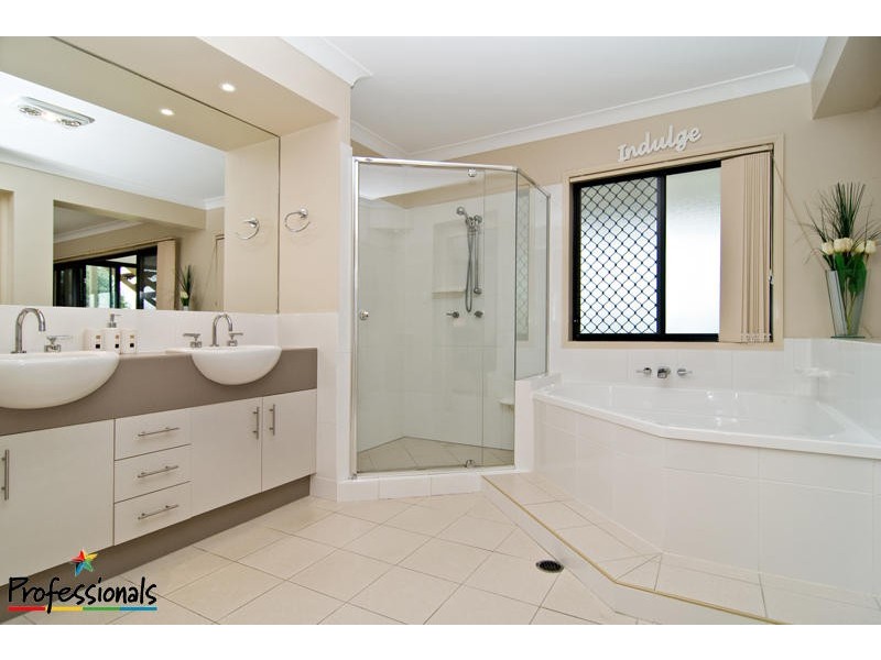 29 Yarraman Street, Arana Hills QLD 4054